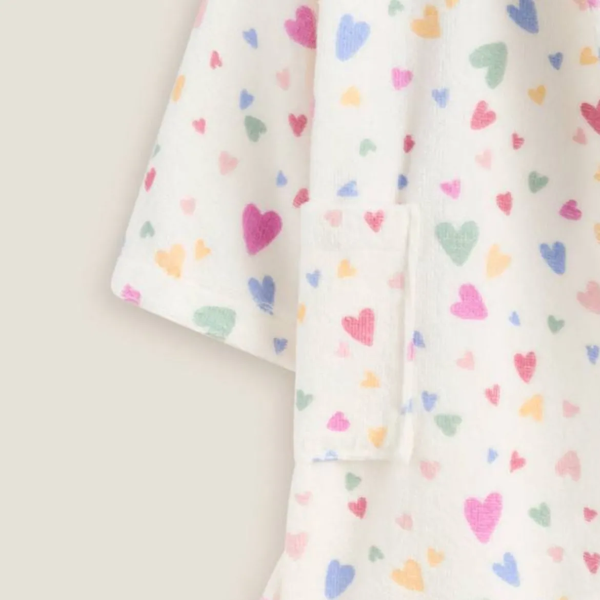 Albornoz infantil de algodón con estampado corazones Toli