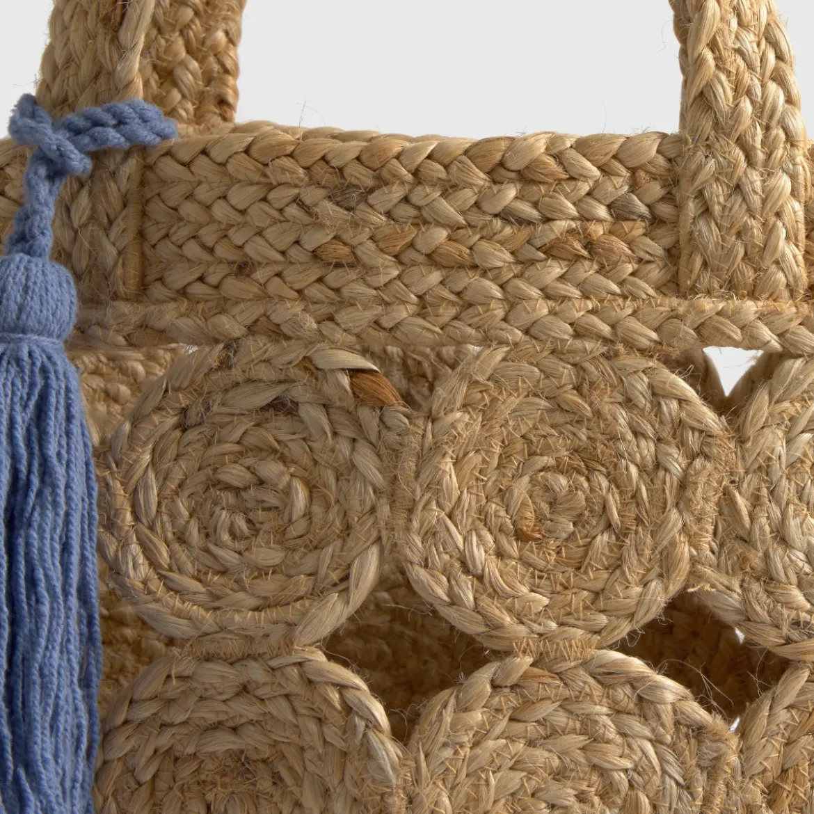 Capazo de playa de fibra natural con pompón Redo