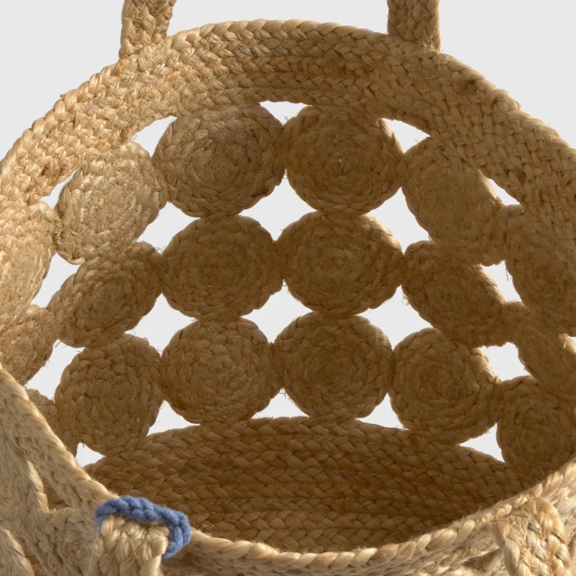 Capazo de playa de fibra natural con pompón Redo