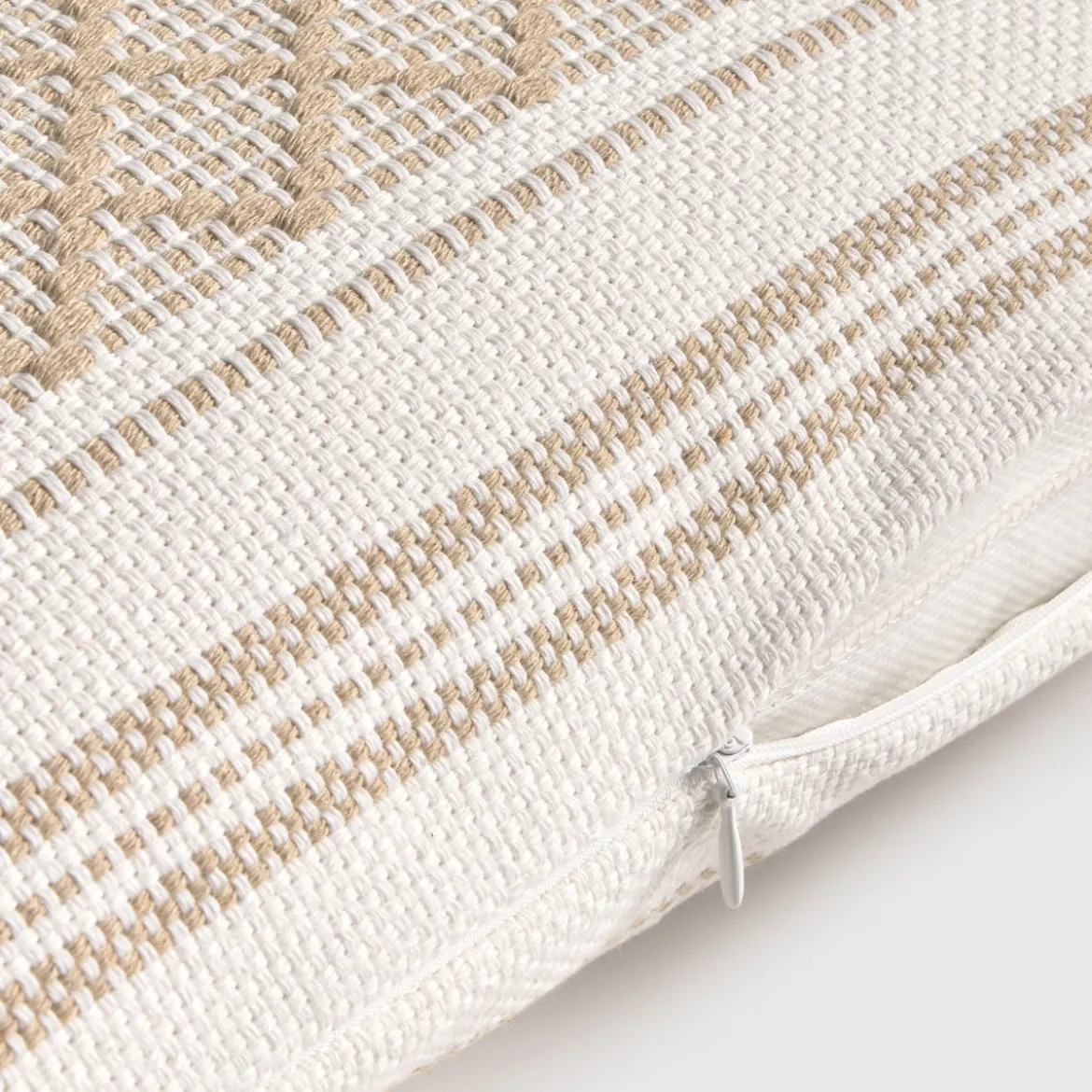 Funda de cojín tejido rombos con borlas Diami