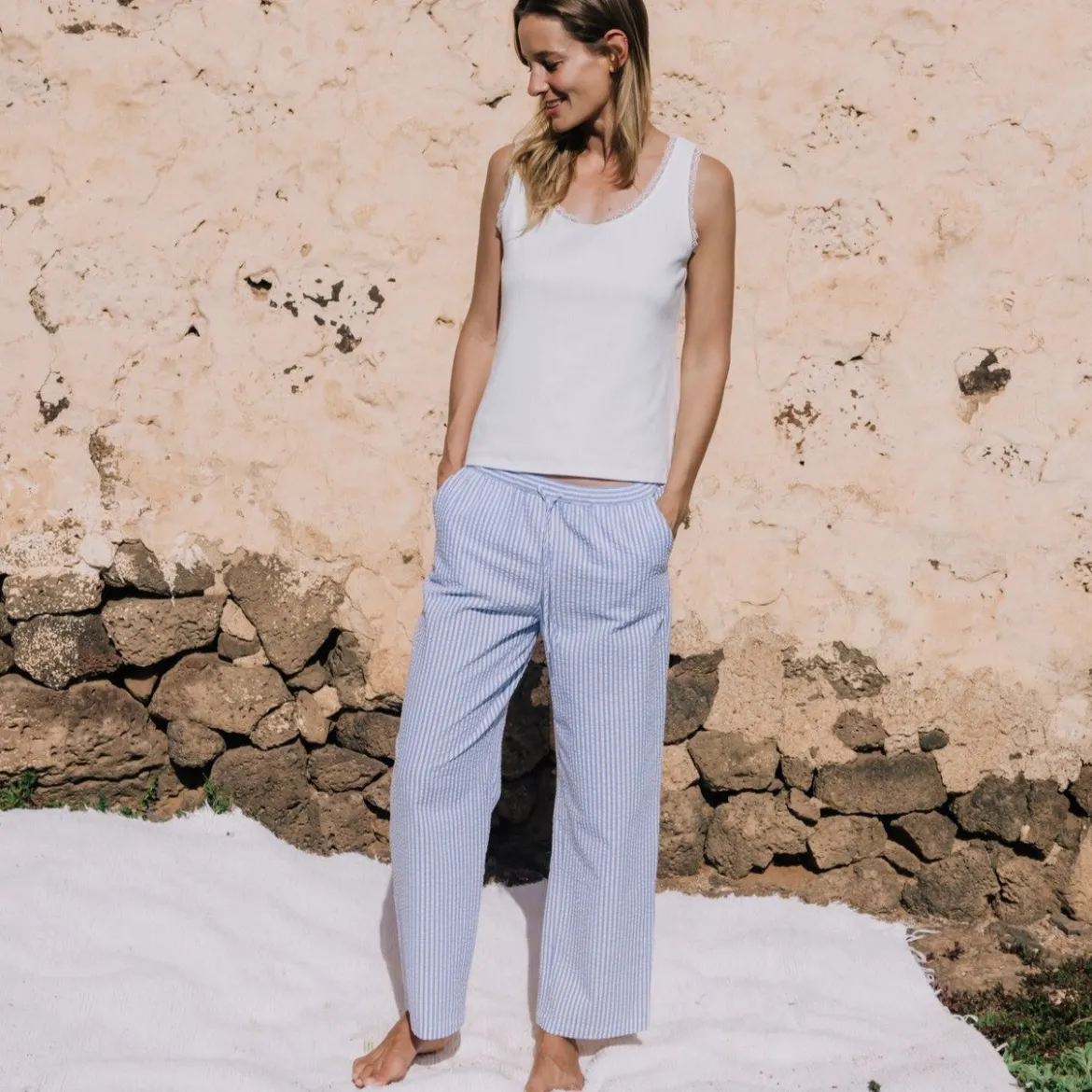 Pantalón de algodón seersucker mil rayas Lilia