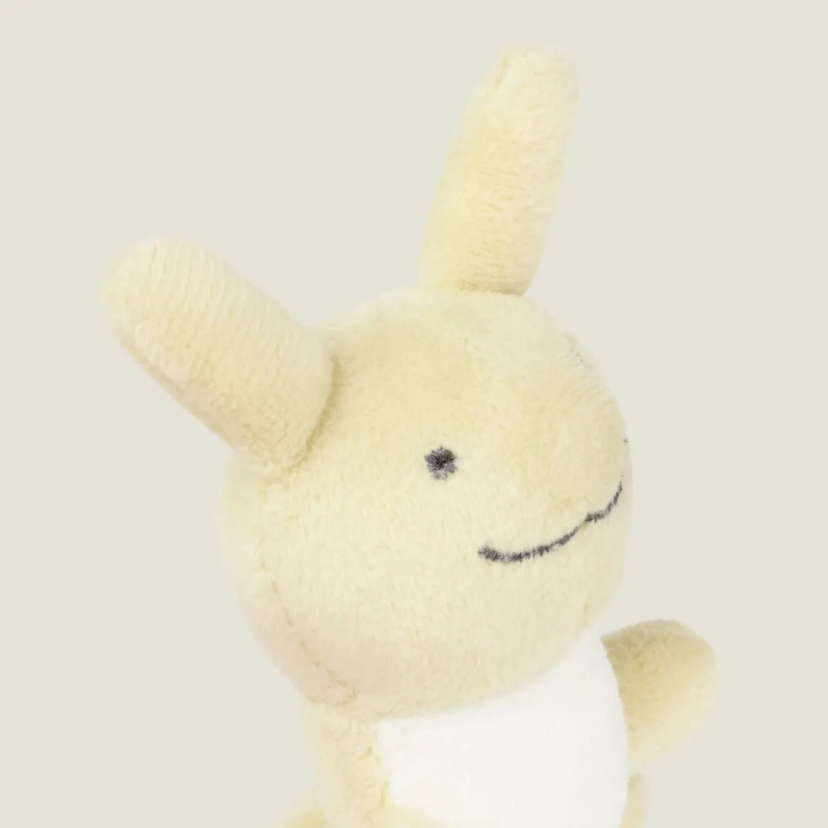 Sonajero de peluche oruga Turi