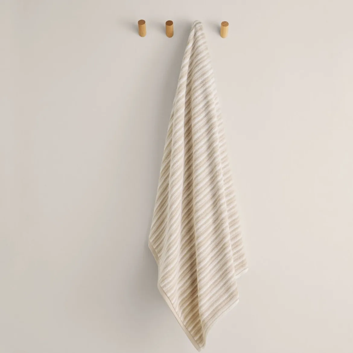 Toalla de baño algodón jacquard rayas Ramed