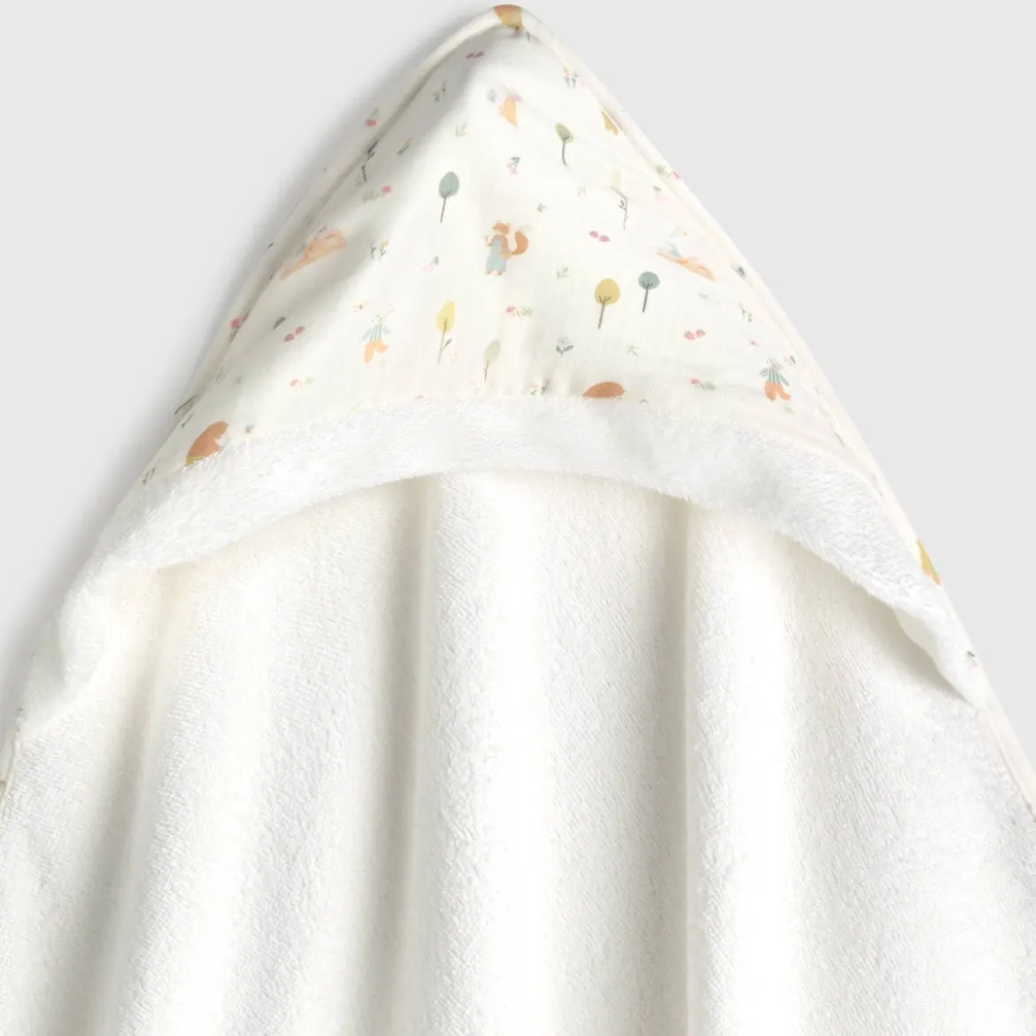 Toalla de baño con capucha estampado bosque